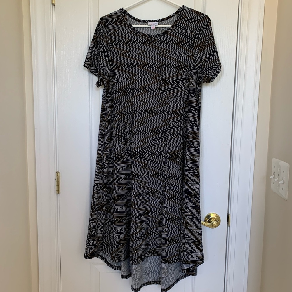 LuLaRoe Carly Dress: S B/W and Yellow zigzag